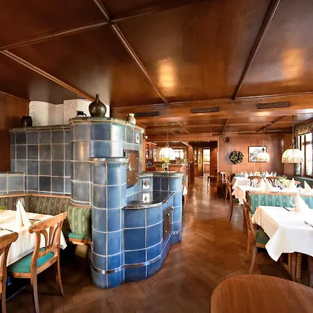 Hirsch Hotel 3*
