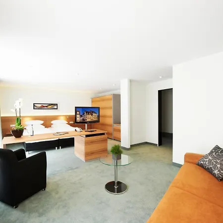 Hirsch Hotel 3*