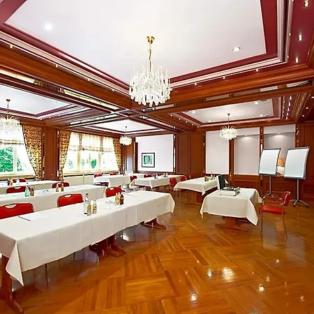 Hirsch 3* 오스트필던